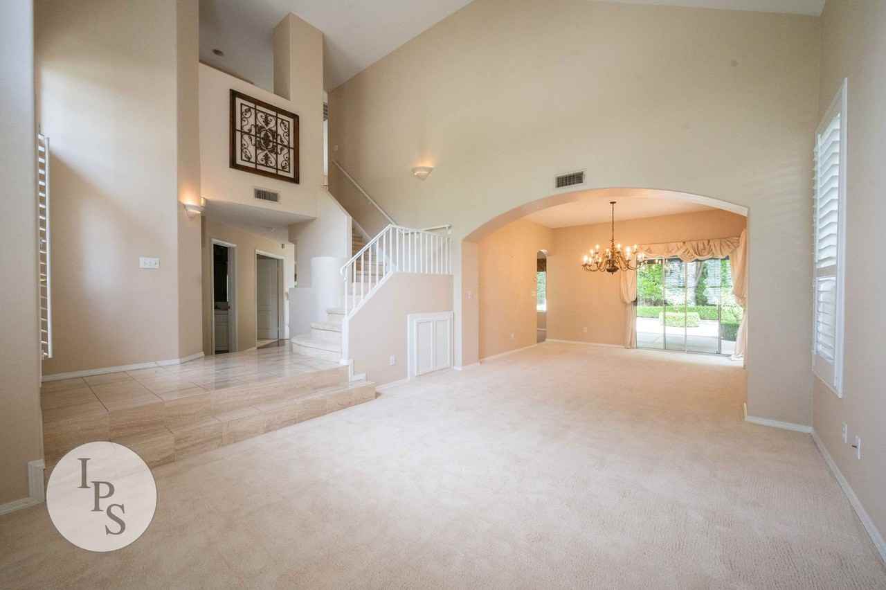 1184 E Province Dr - Photo 6 of 35