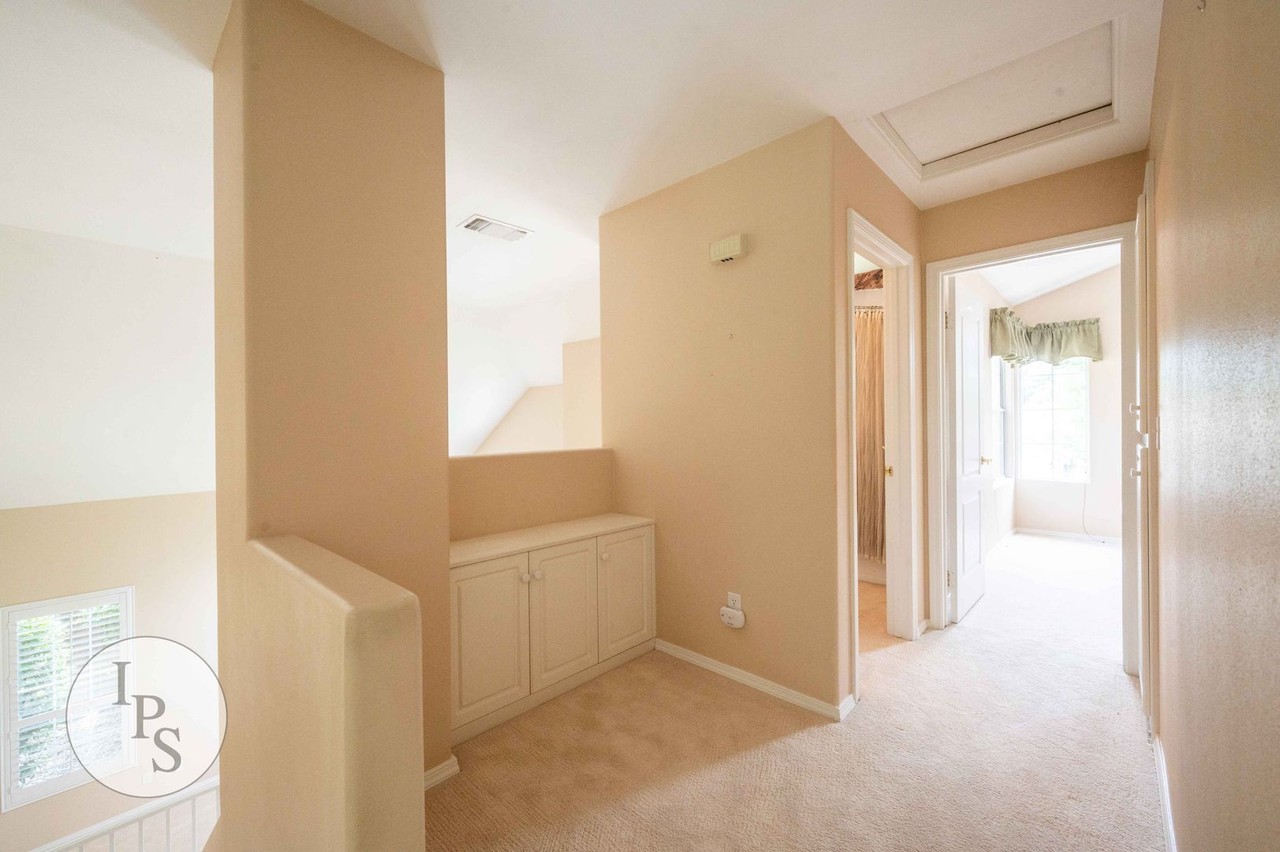 1184 E Province Dr - Photo 3 of 35