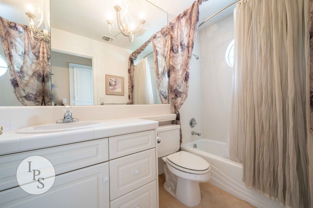 1184 E Province Dr - Photo 6 of 35