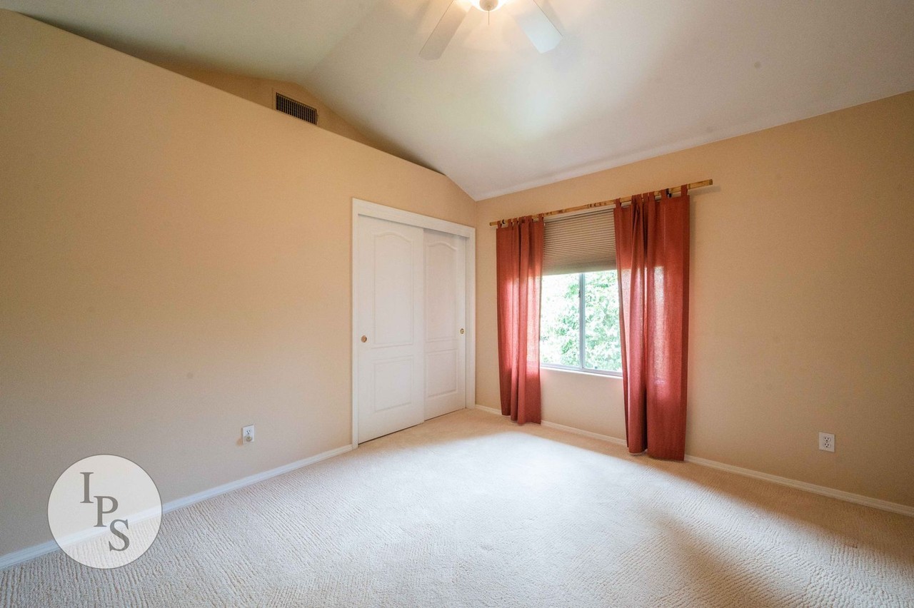 1184 E Province Dr - Photo 7 of 35