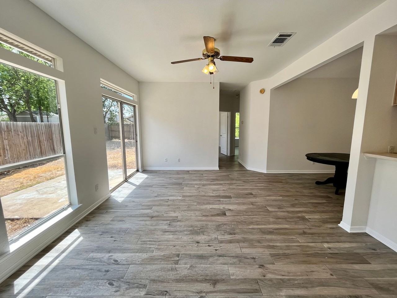 515 Gregory Ct - Photo 3 of 13