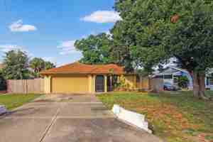 featured image of 832 Golf Dr
