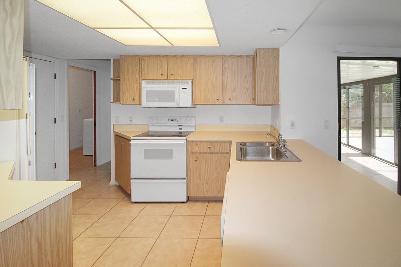 832 Golf Dr - Photo 4 of 18