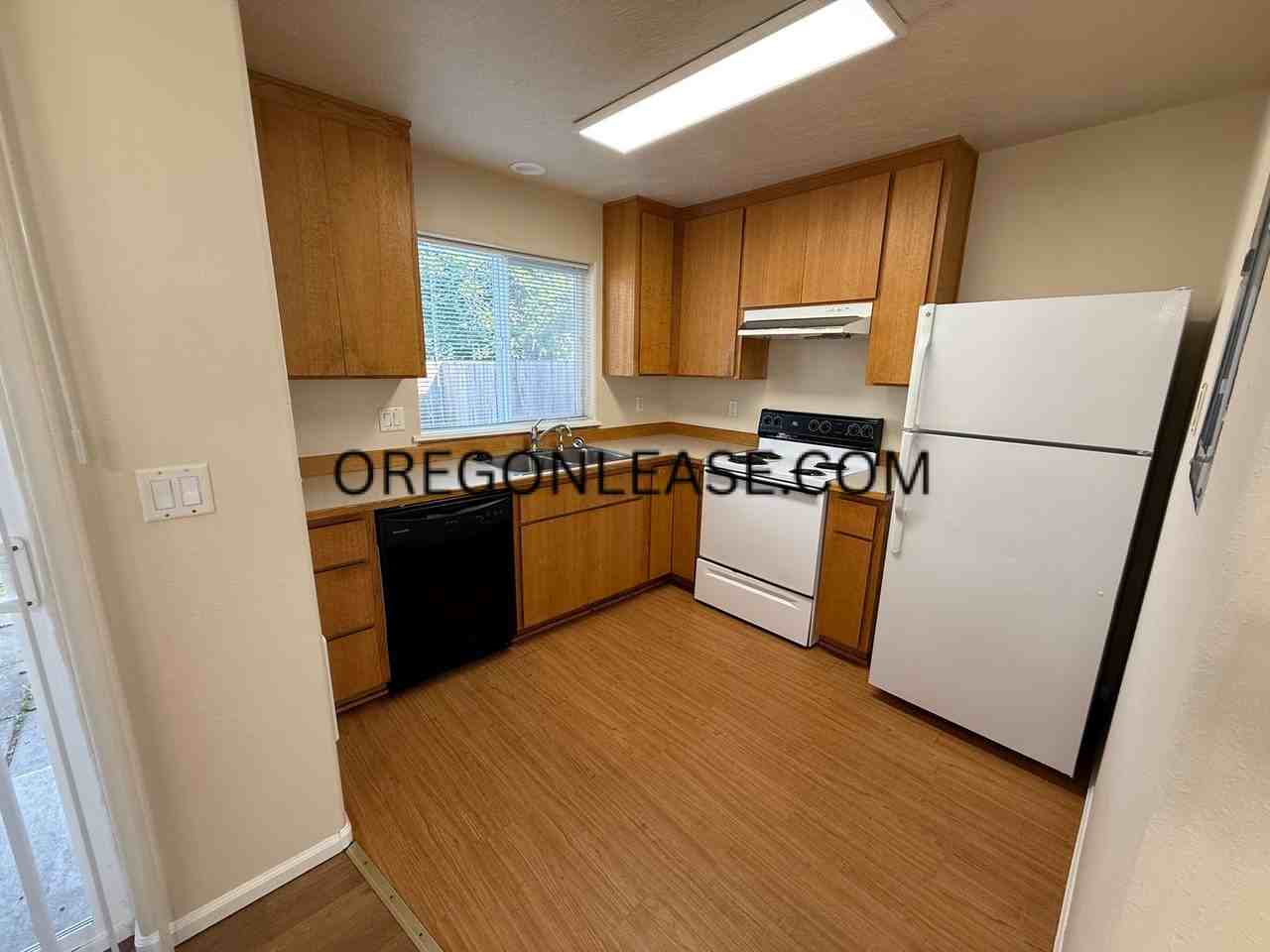 270 S 41st Pl #5 - Photo 5 of 11
