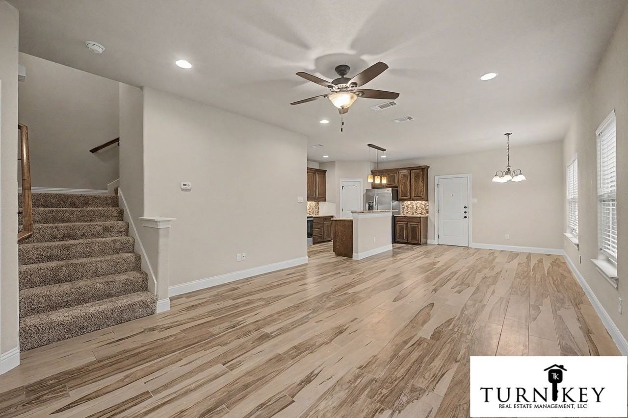 7905 Butler Ct - Photo 2 of 29