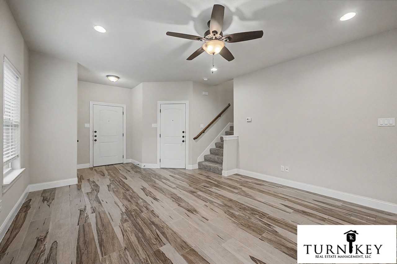 7905 Butler Ct - Photo 4 of 29