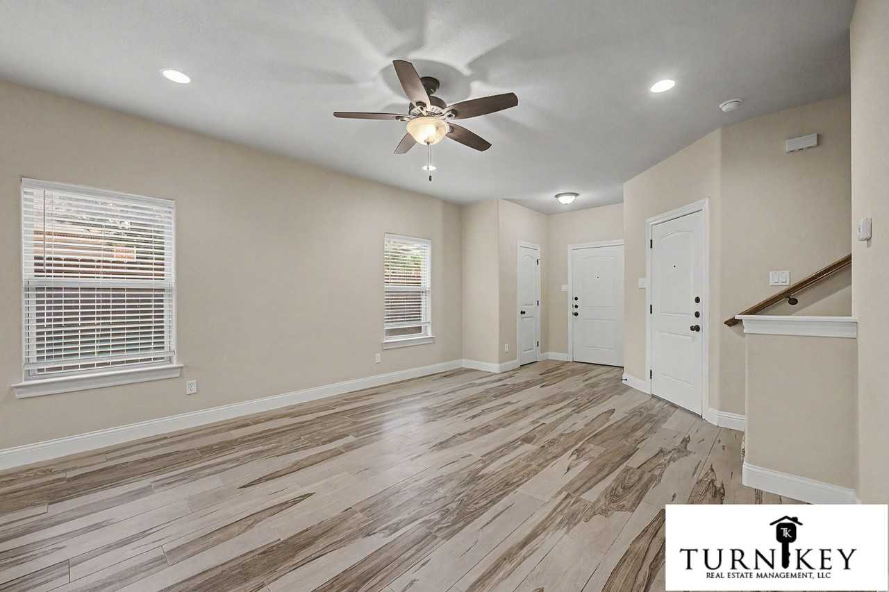 7905 Butler Ct - Photo 6 of 29