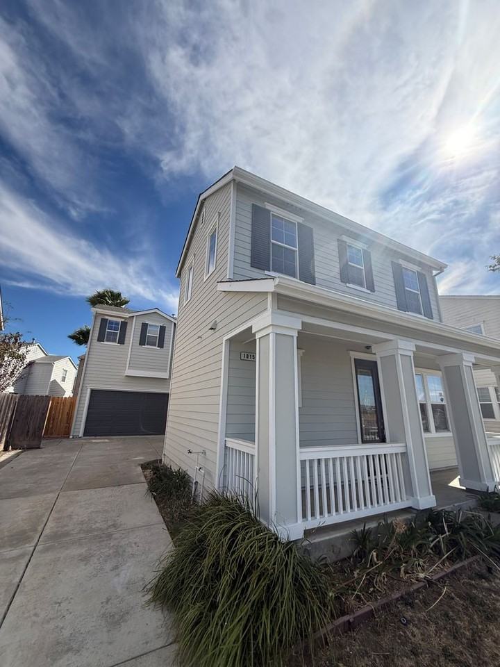 1015 Lotz Way - Photo 2 of 24