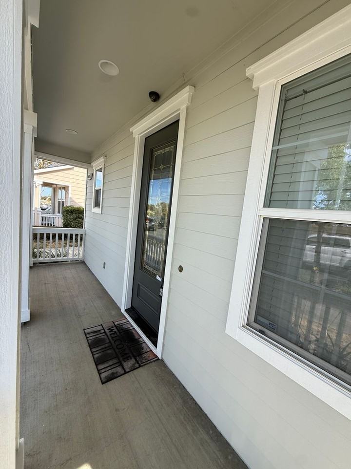 1015 Lotz Way - Photo 4 of 24
