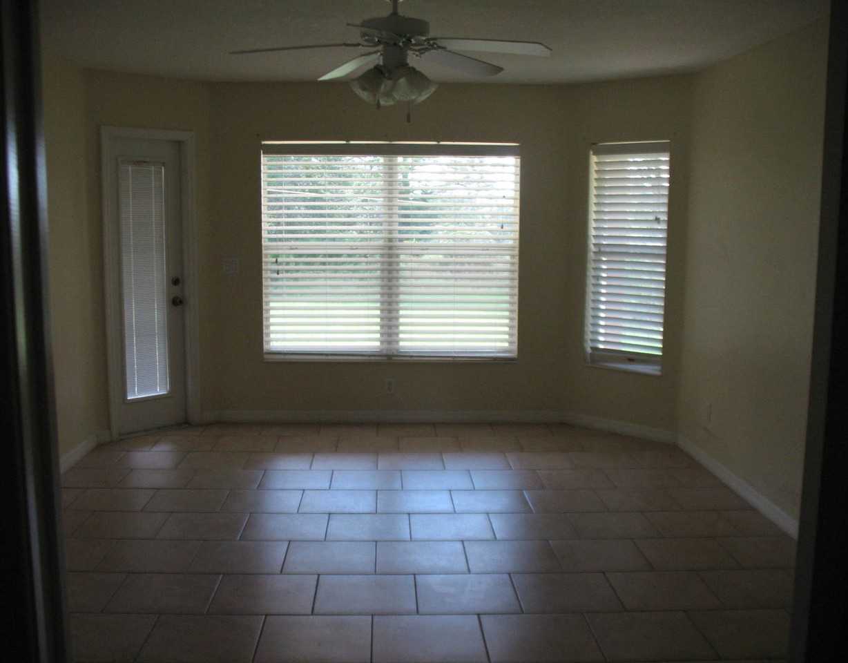 440 Marion Oaks Trl - Photo 3 of 8