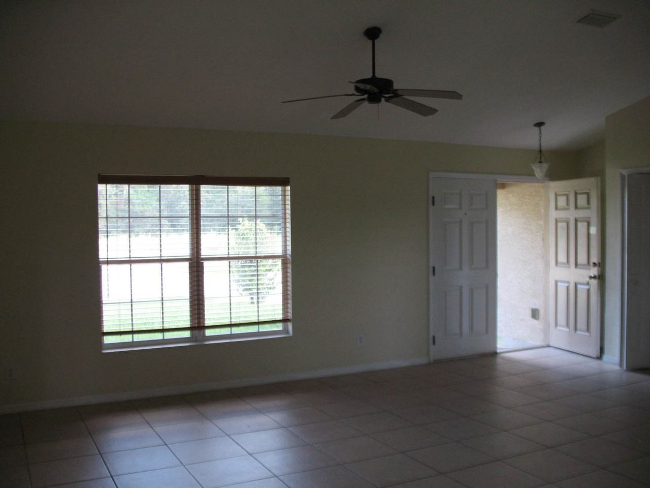 440 Marion Oaks Trl - Photo 4 of 8