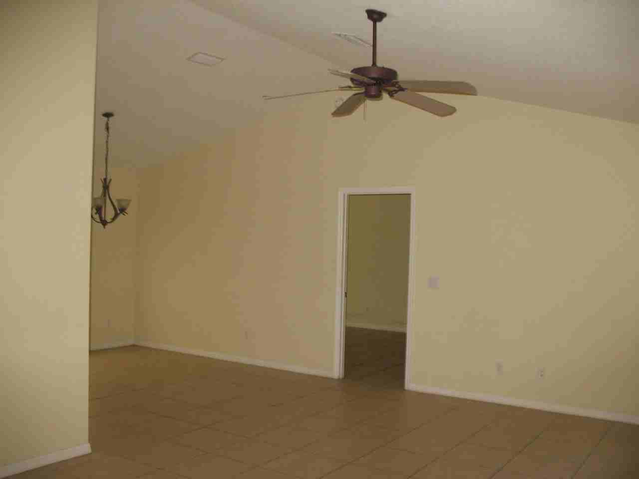 440 Marion Oaks Trl - Photo 6 of 8