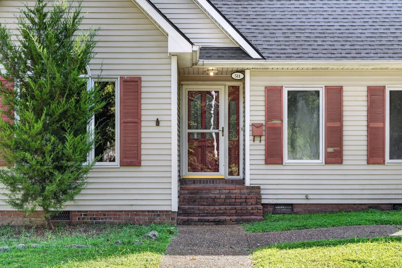 511 York St - Photo 4 of 50