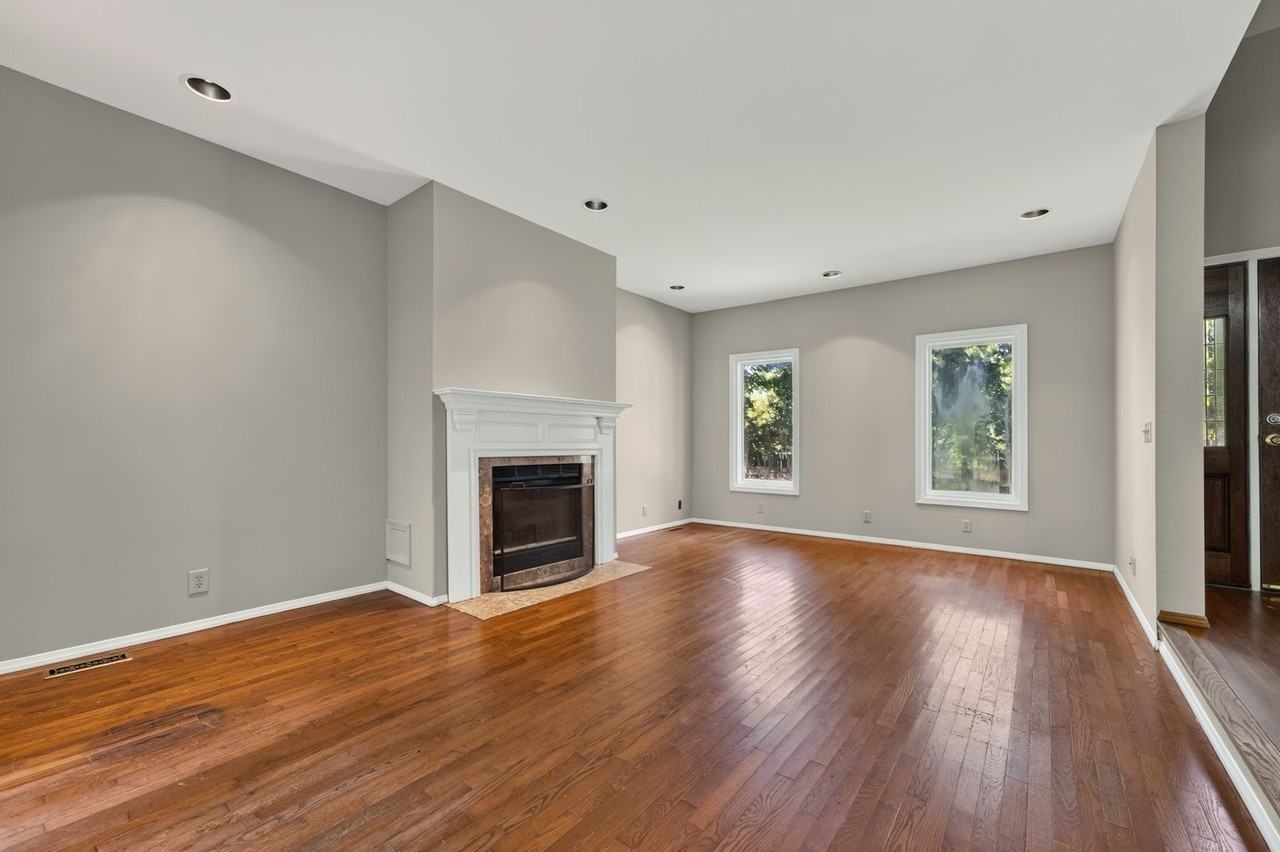 511 York St - Photo 6 of 50