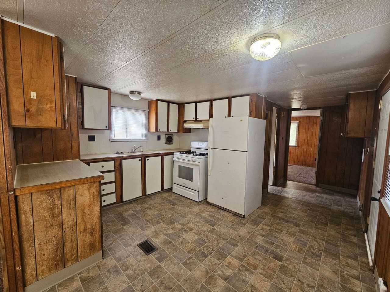 97 N 6th Ave - Photo 3 of 6