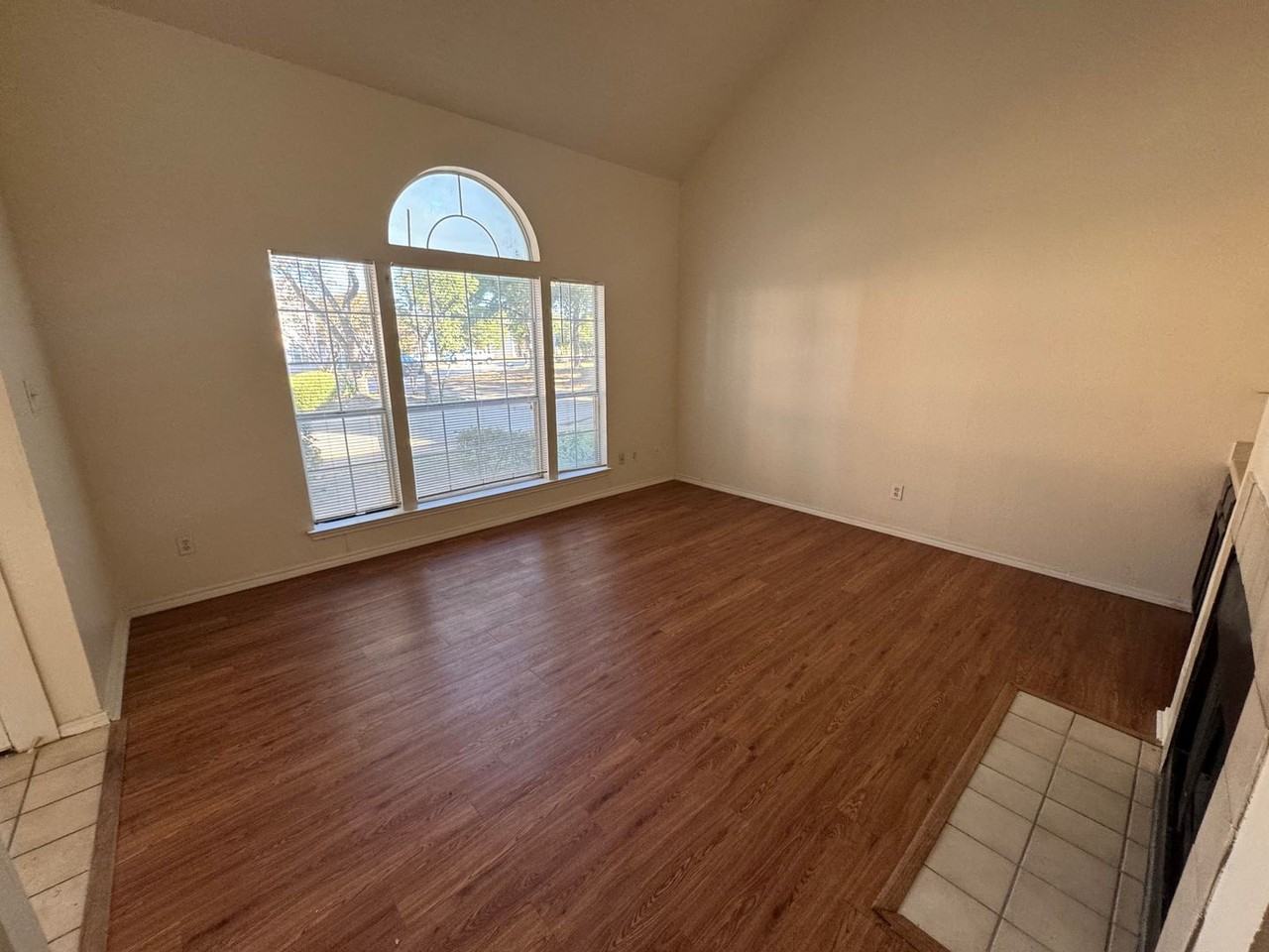 702 Bel Aire Crst - Photo 6 of 29