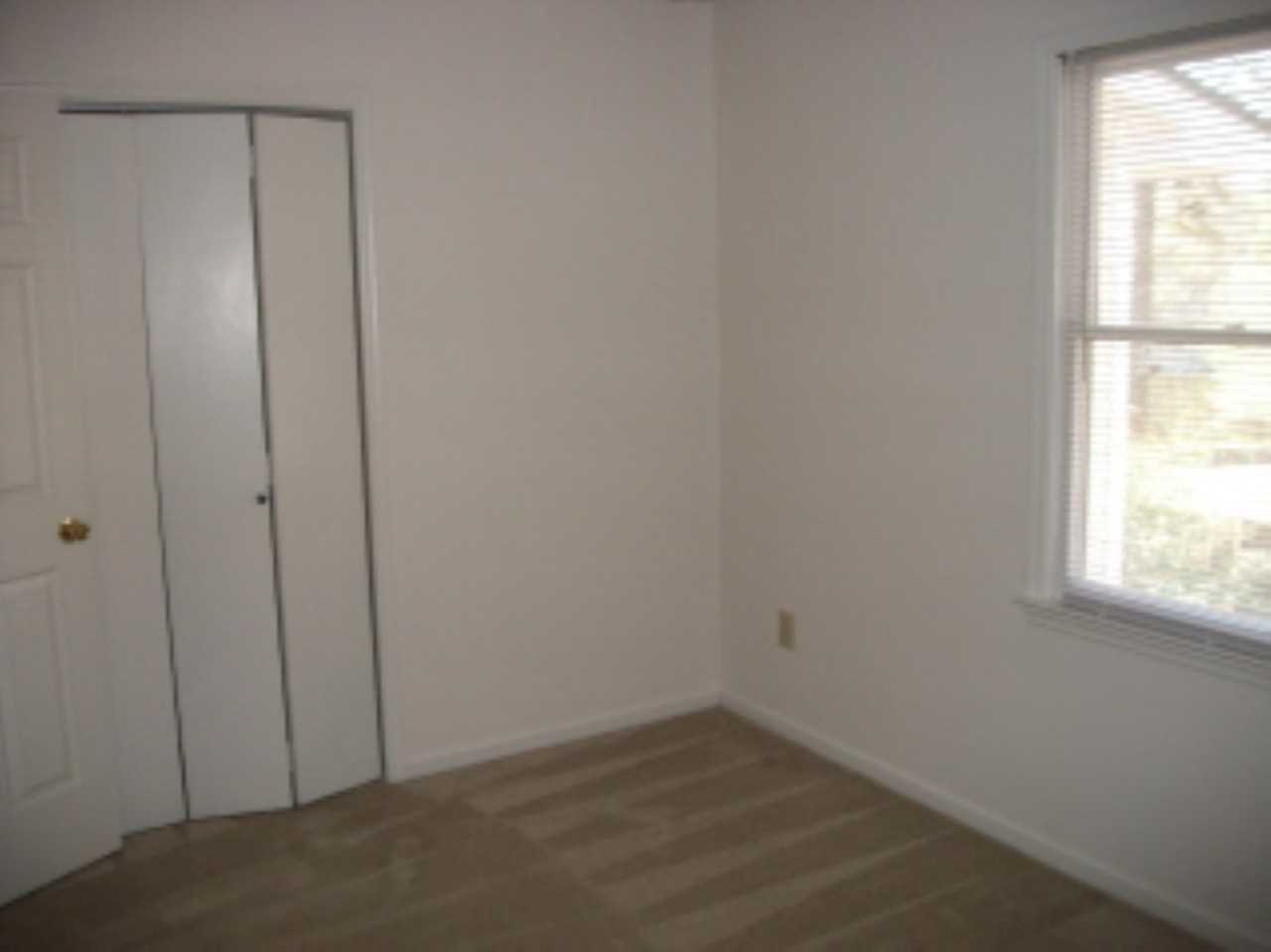 31 Mustang Ct #D - Photo 3 of 5