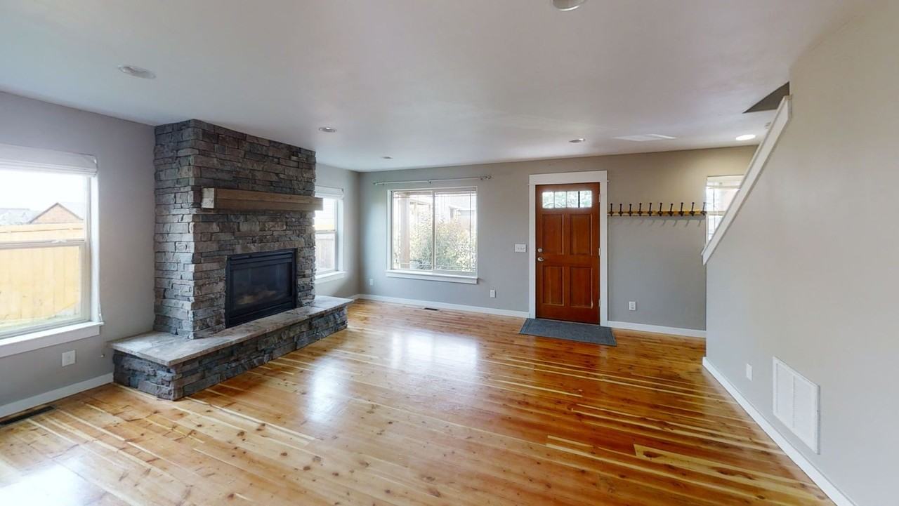 3814 Bur Ave - Photo 4 of 18