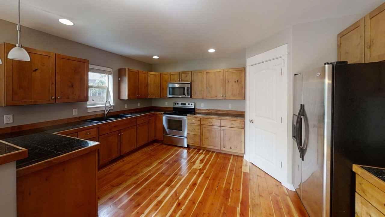 3814 Bur Ave - Photo 6 of 18