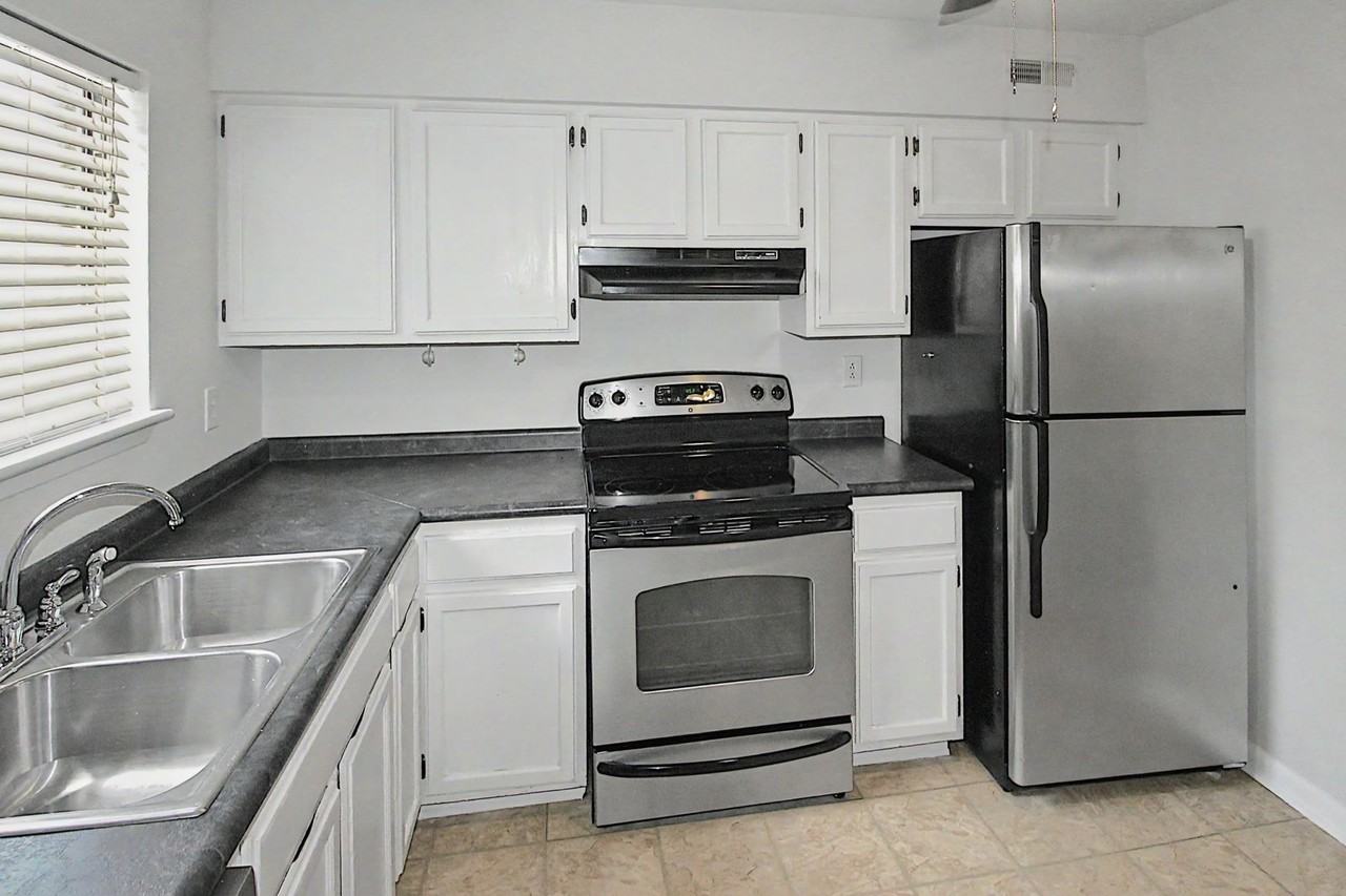 3200 Heathstead Pl #G - Photo 7 of 28
