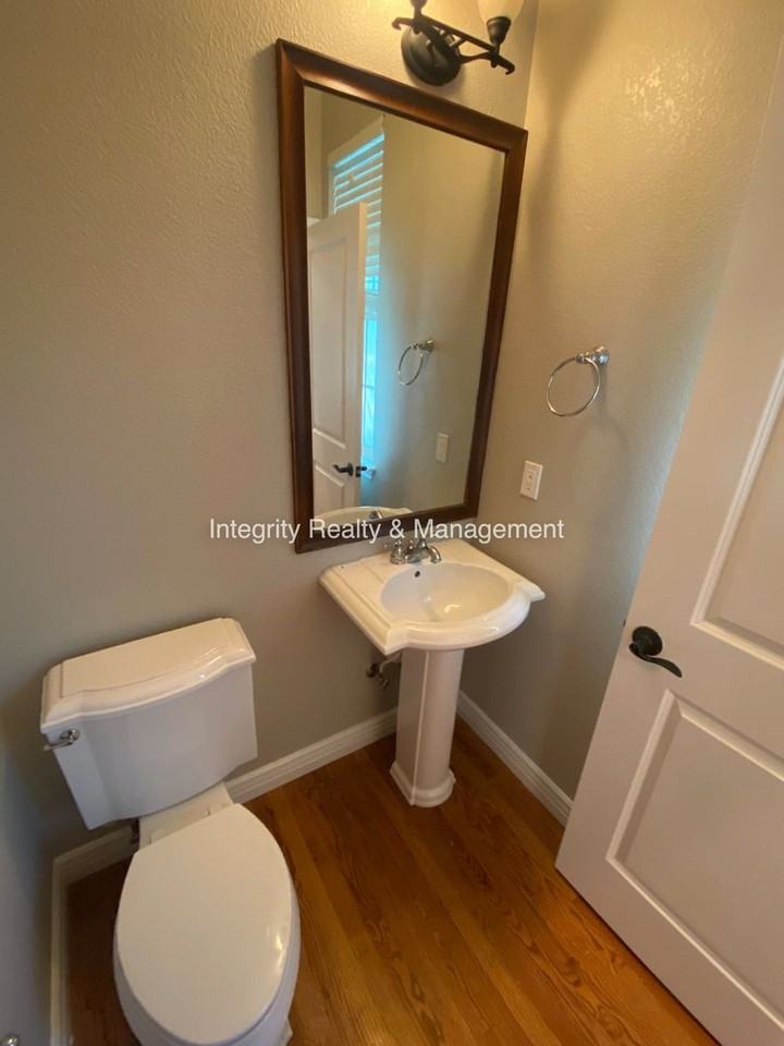 7840 Inverness Blvd - Photo 5 of 21