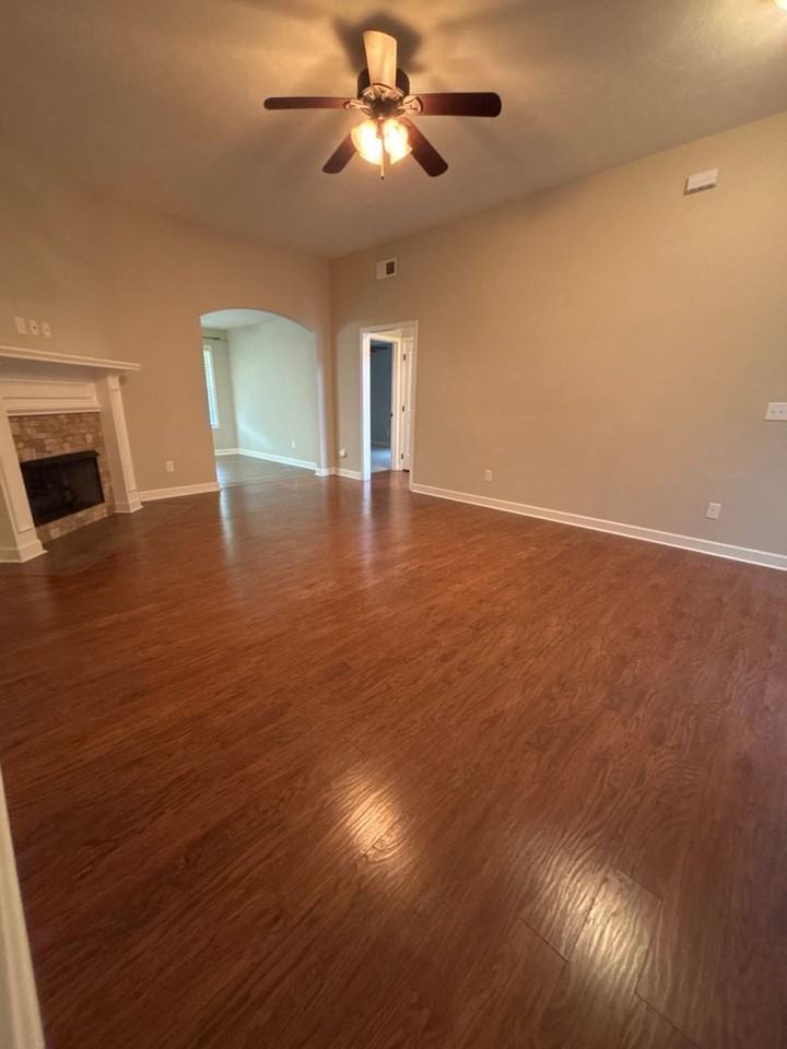 322 Hidden Springs Ln - Photo 2 of 18