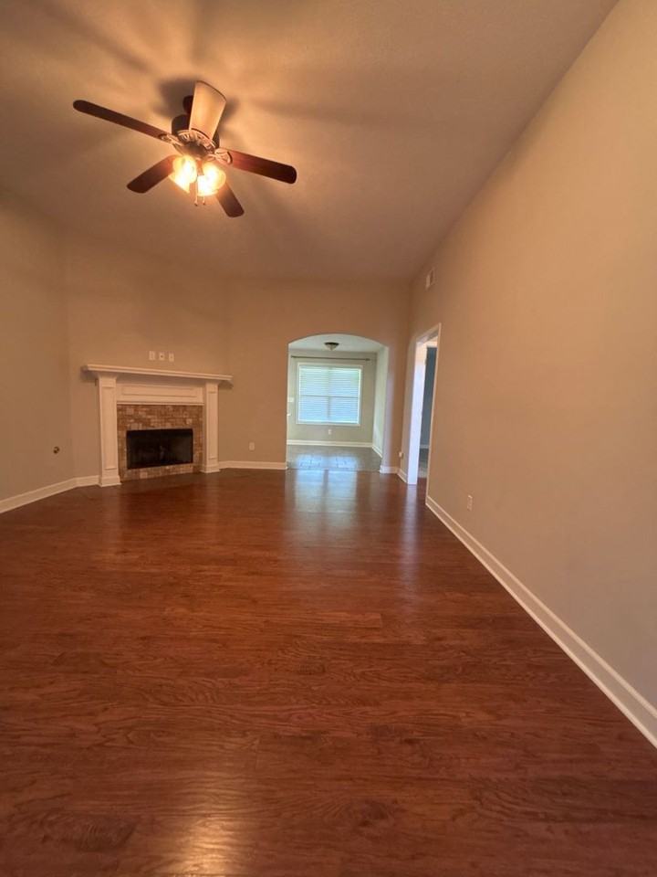 322 Hidden Springs Ln - Photo 3 of 18