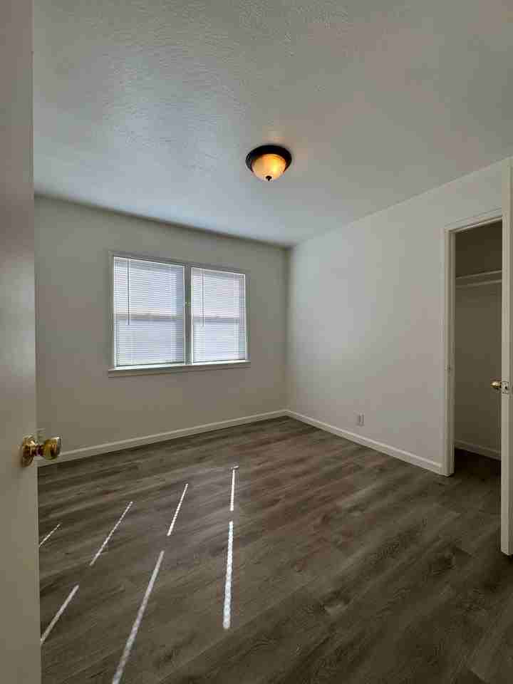 4551 39th Ave - Photo 5 of 9