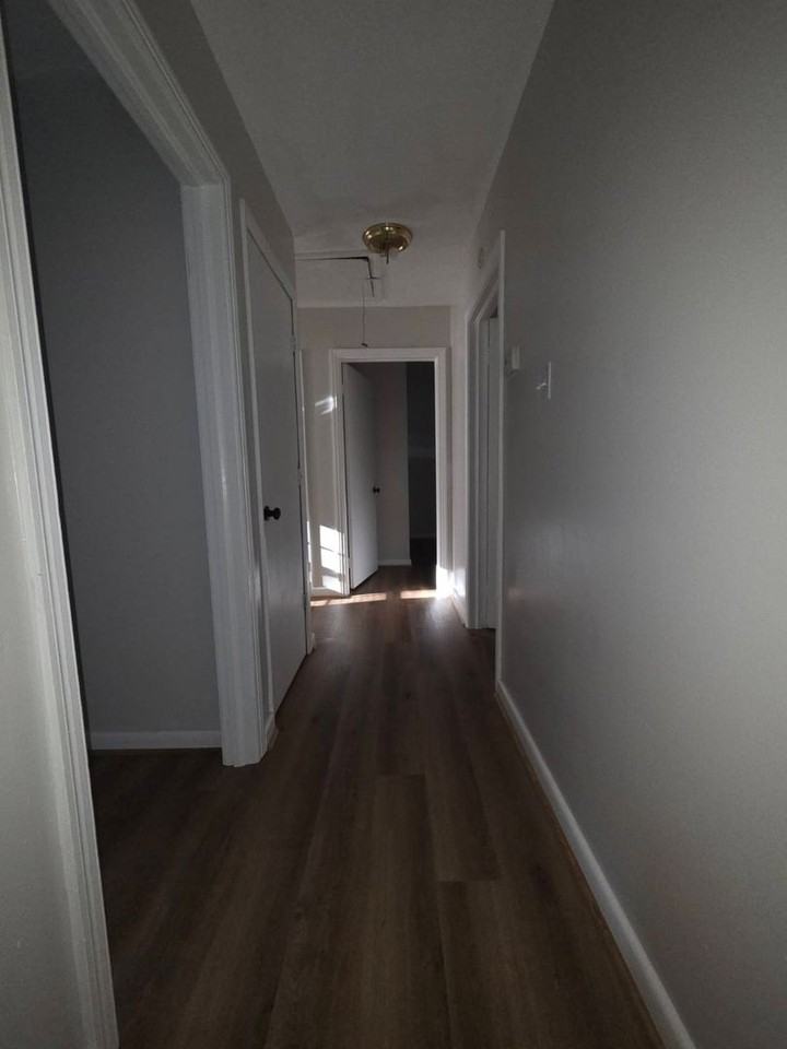 1110 Elizabeth St - Photo 4 of 12