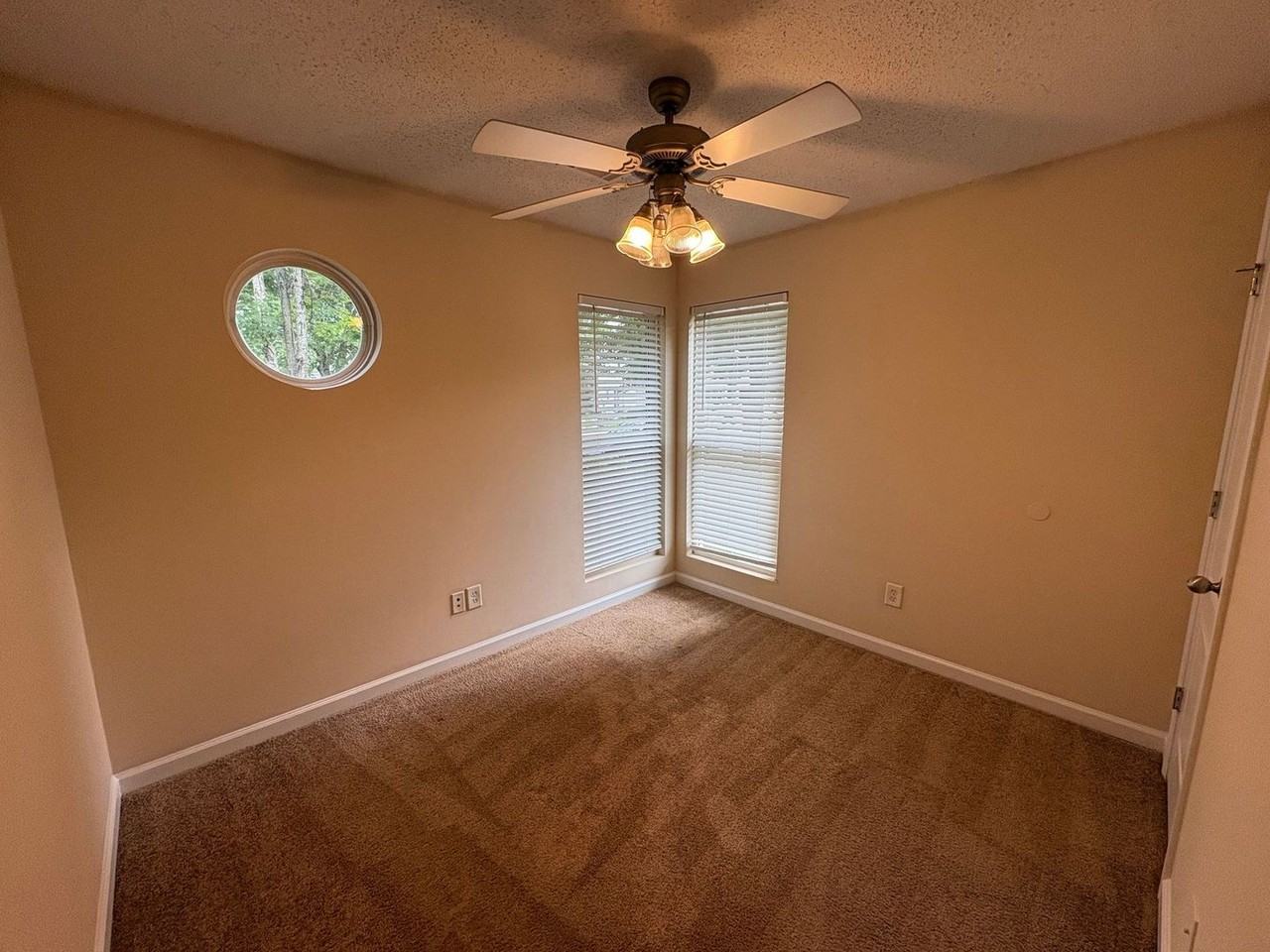 137 Bridgewater Cir - Photo 6 of 17