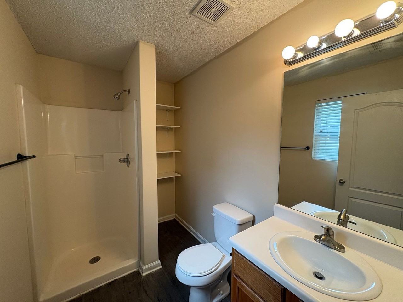 137 Bridgewater Cir - Photo 7 of 17