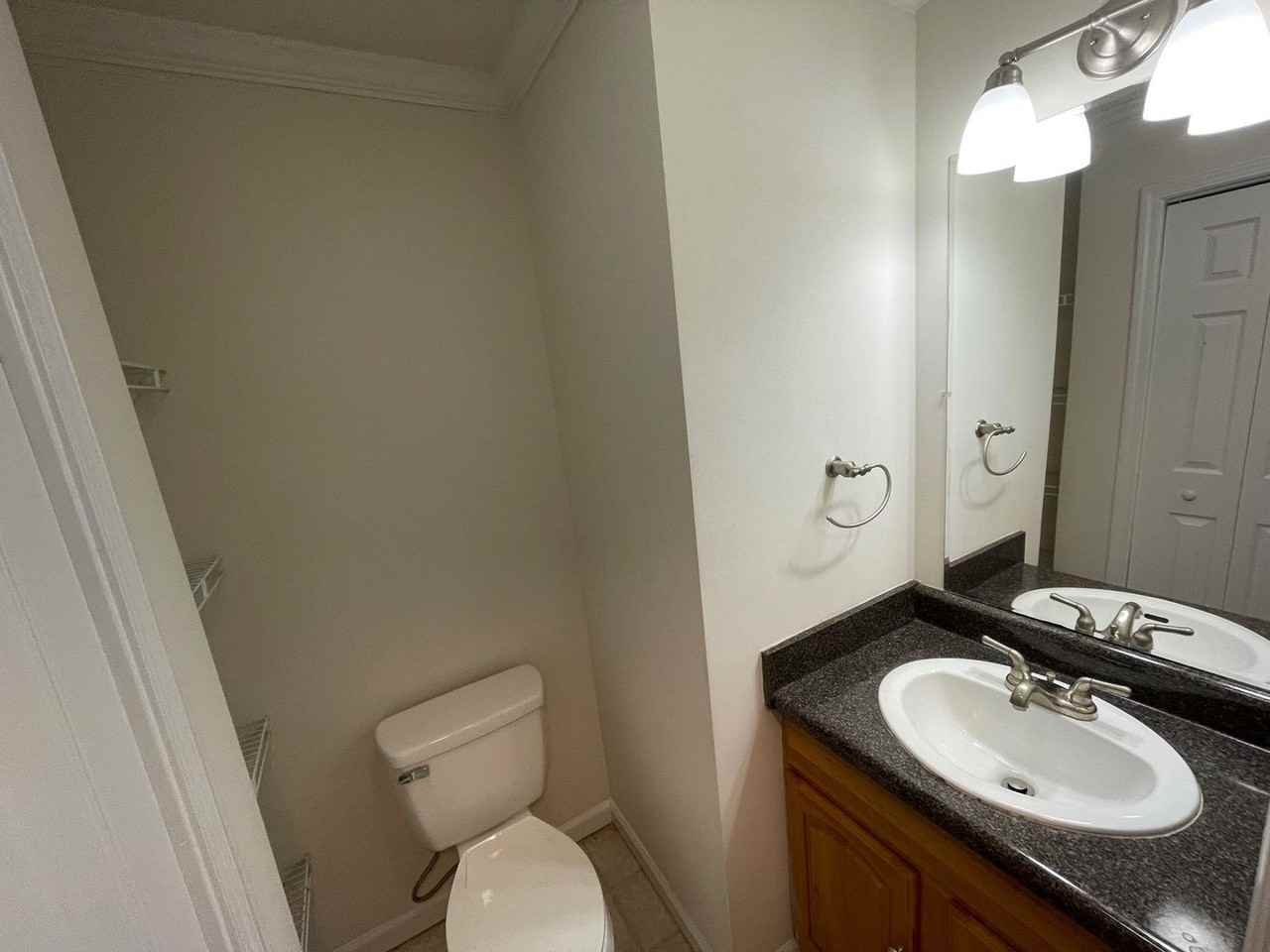 250 Northside Dr - Photo 7 of 17
