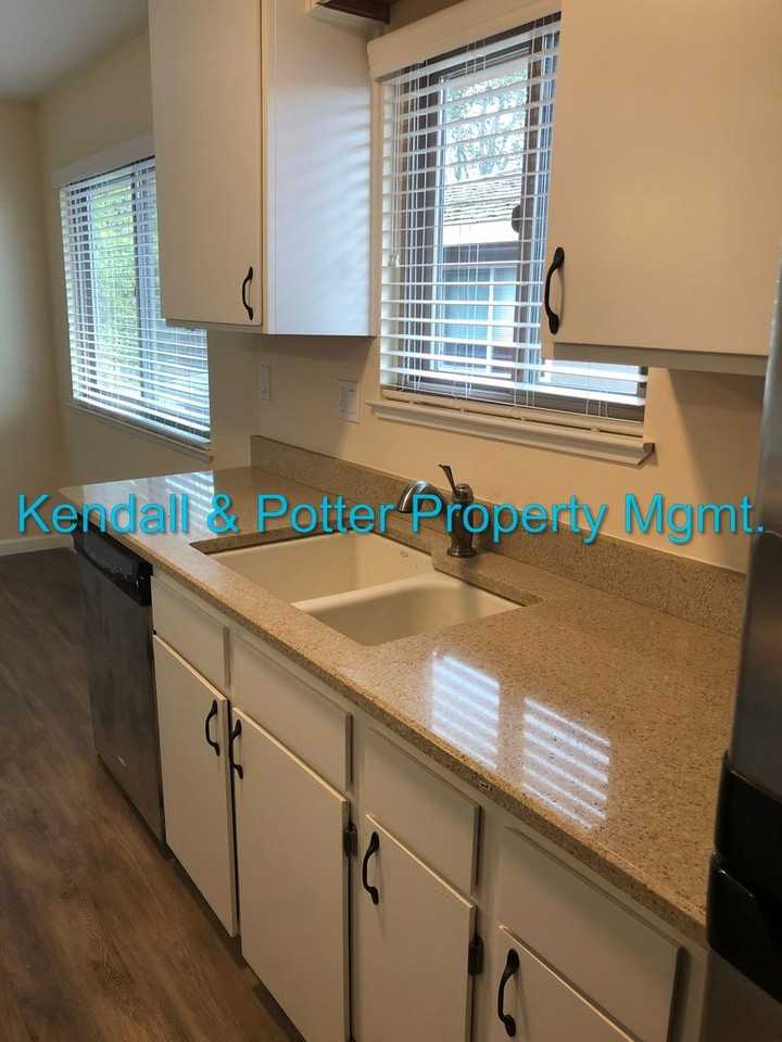 1425 45th Ave #4 - Photo 5 of 11
