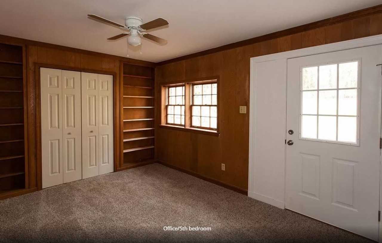 3146 Friar Tuck Way - Photo 5 of 11