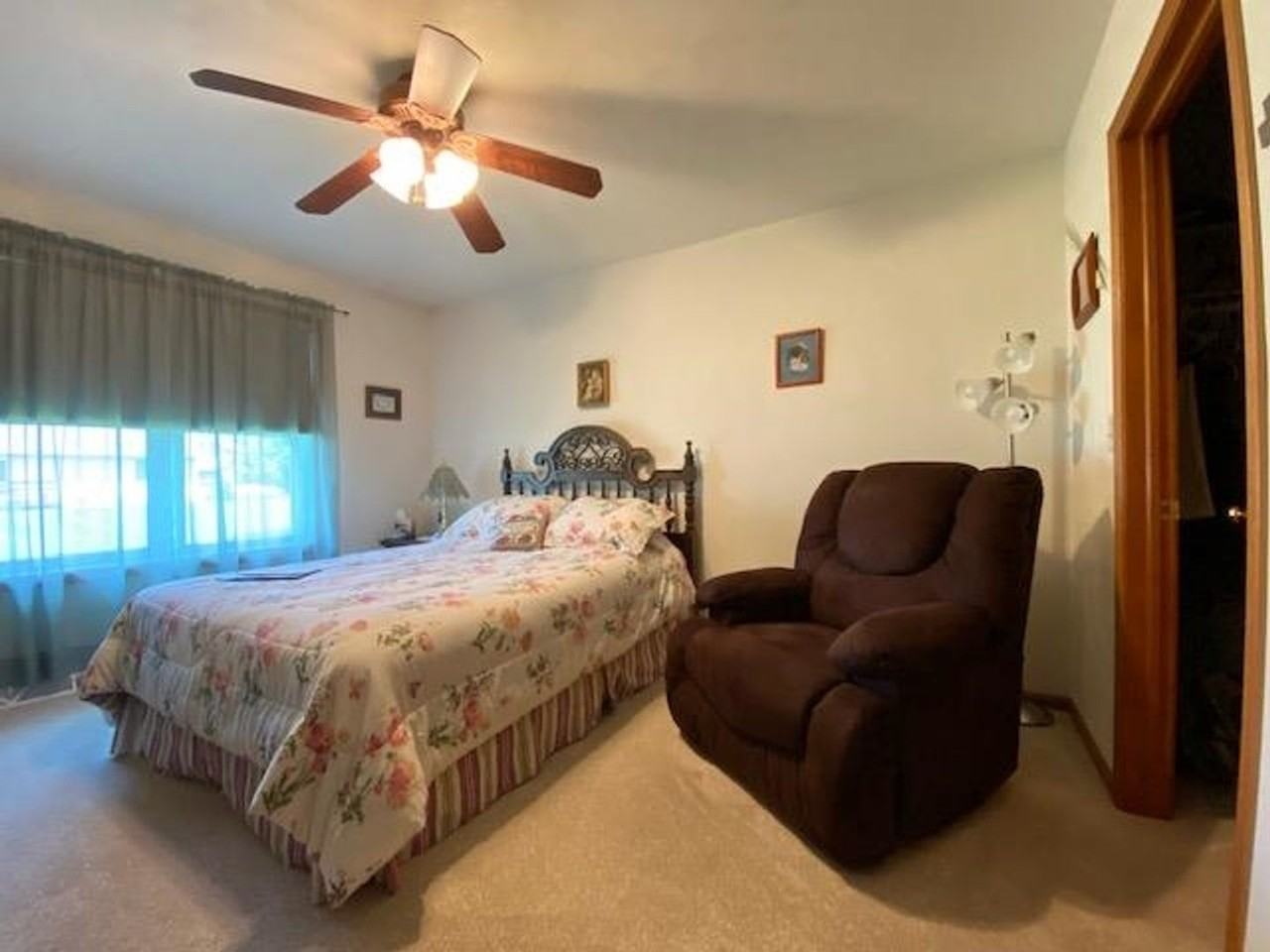 1512 Green Tree Dr - Photo 4 of 28