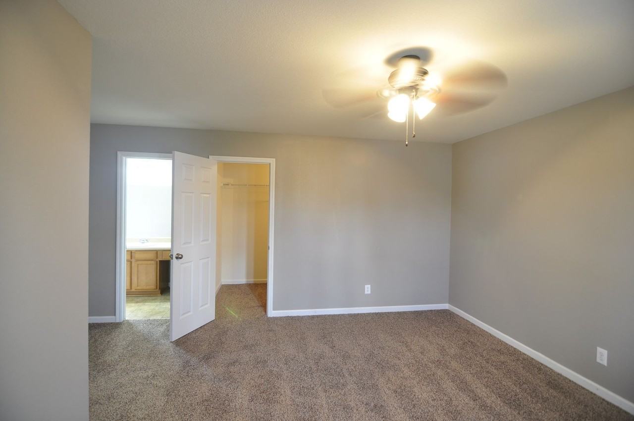29934 Glenrose Way - Photo 2 of 21