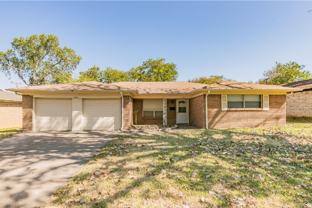 7513 Maple Dr - Photo 1 of 1