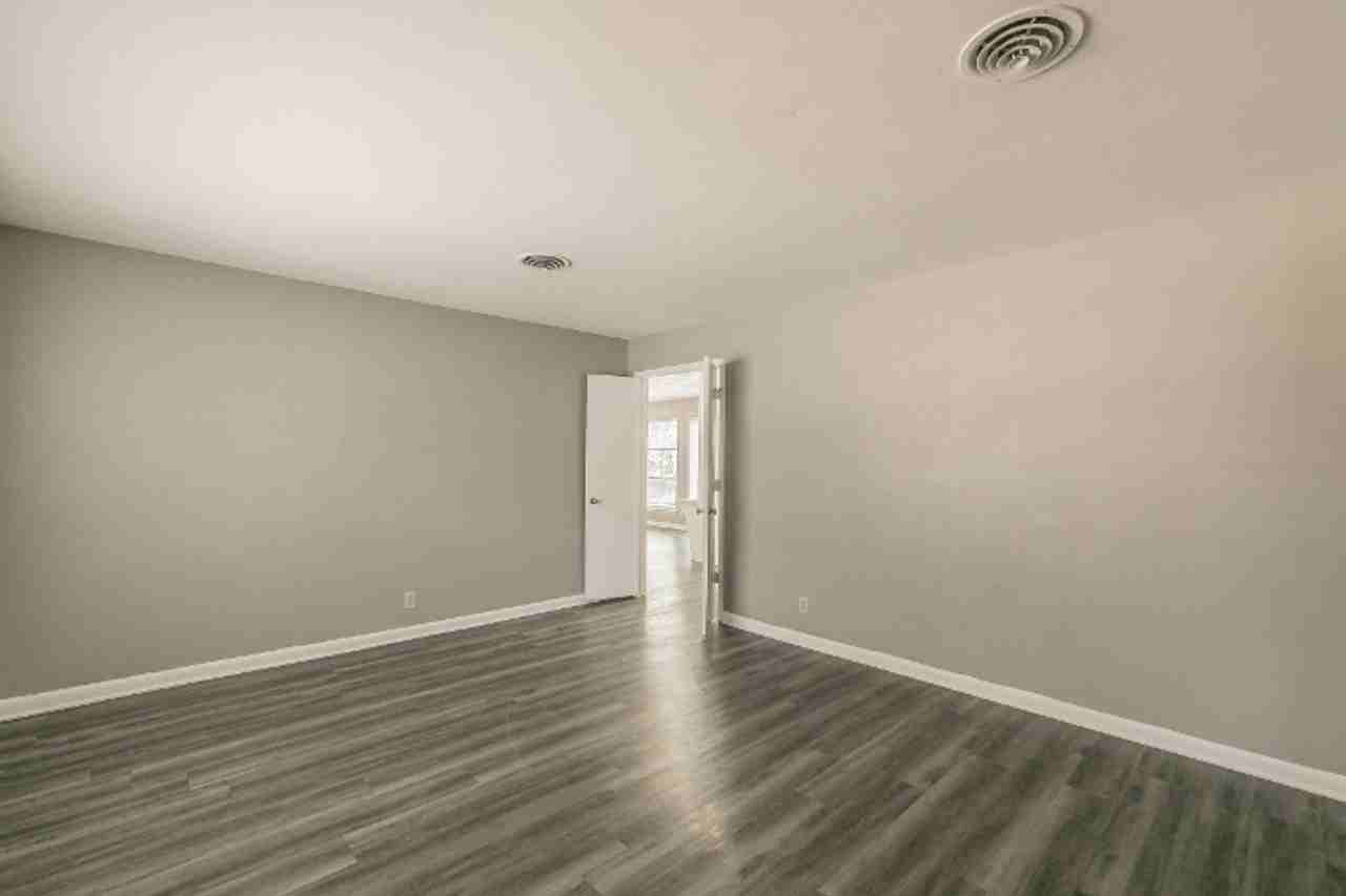 7513 Maple Dr - Photo 4 of 38