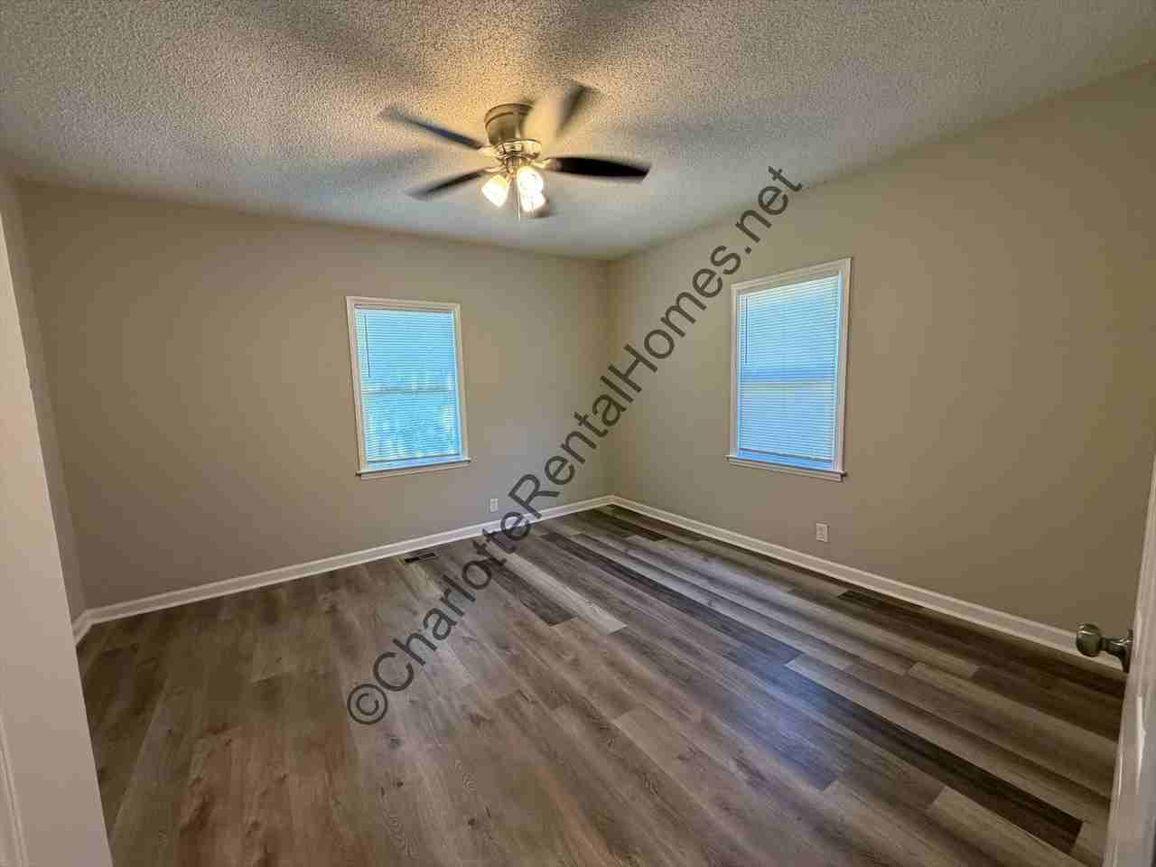 509 Pear St - Photo 5 of 8