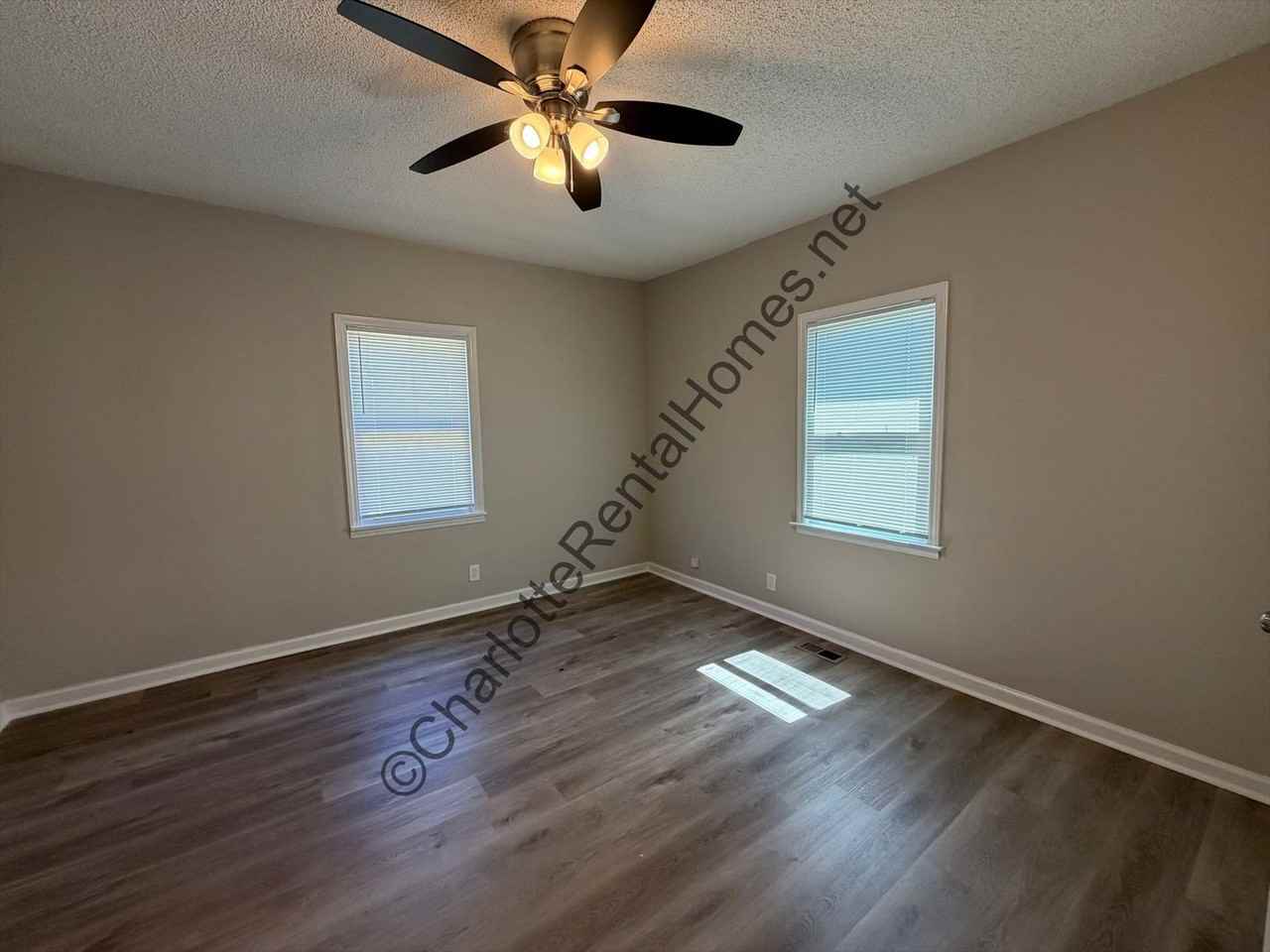 509 Pear St - Photo 7 of 8