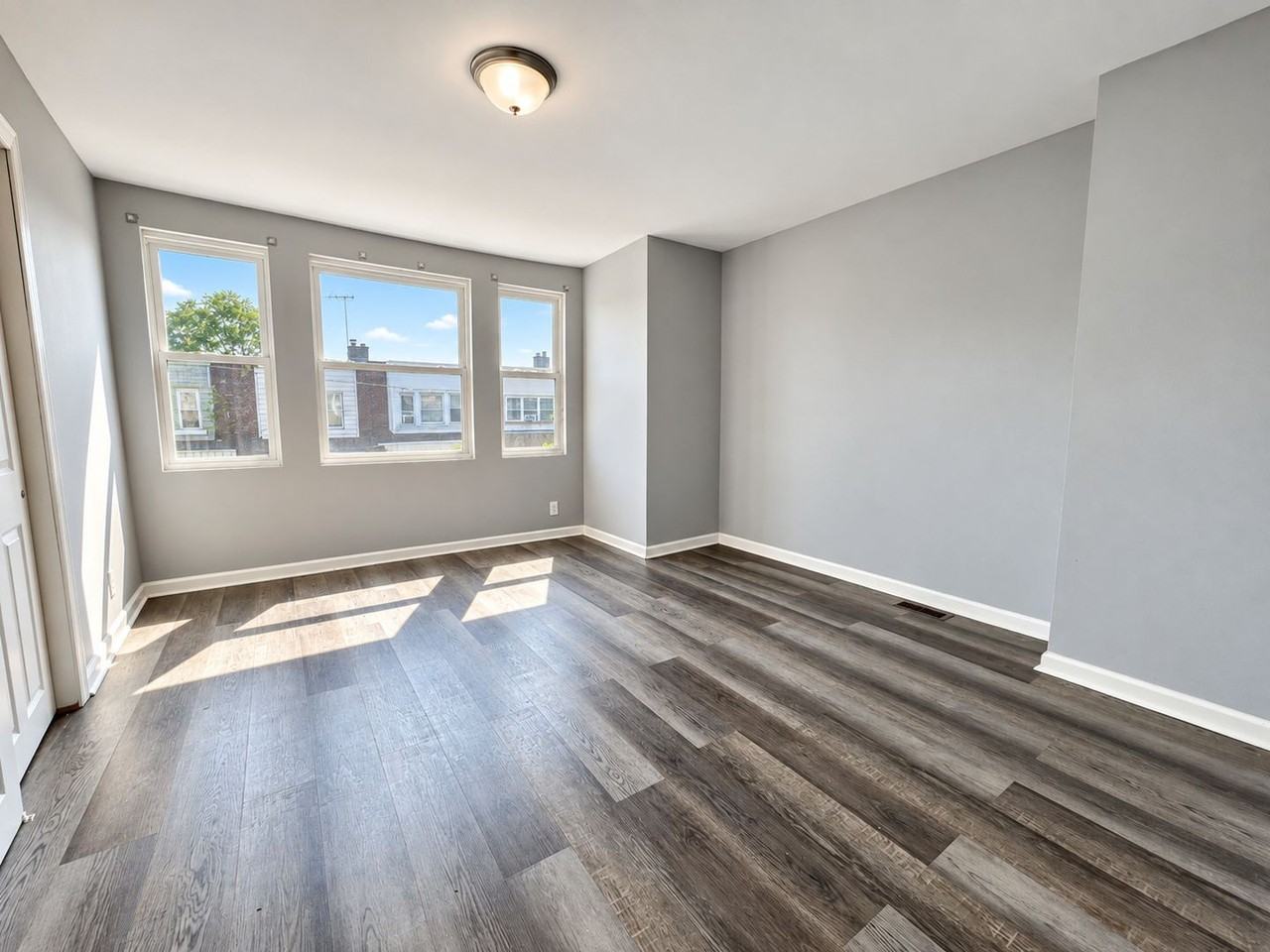 2537 S Carroll St - Photo 7 of 18