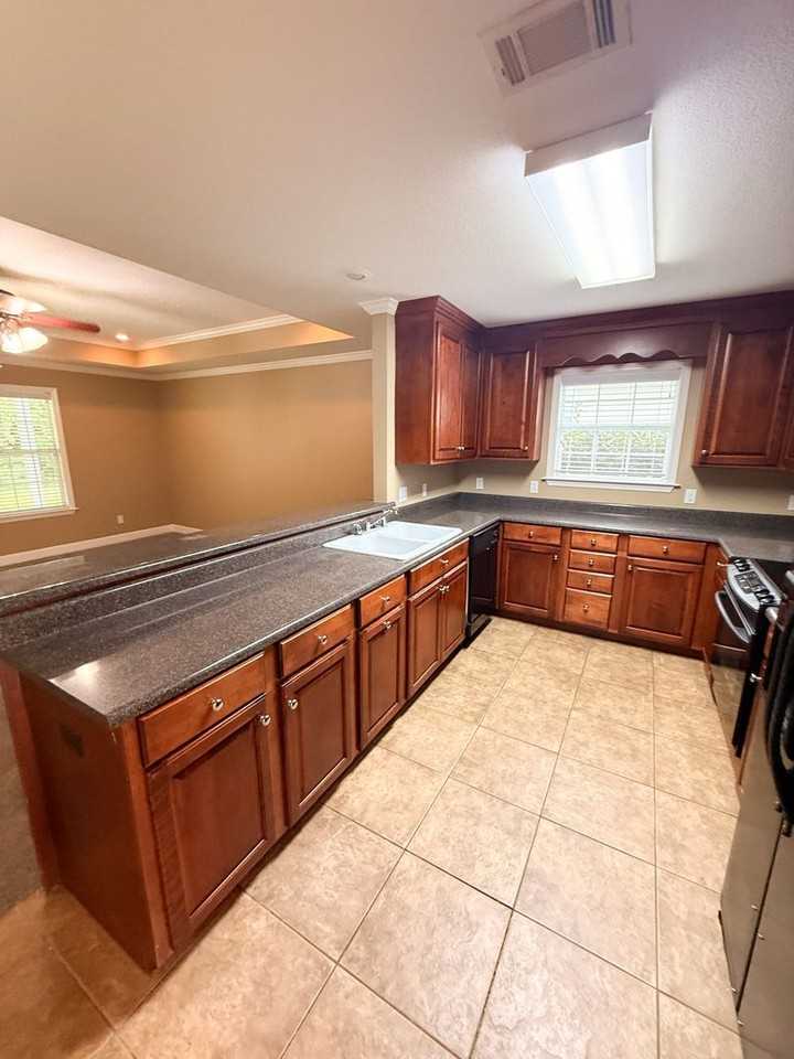 4183 Waterberry Cir - Photo 3 of 9