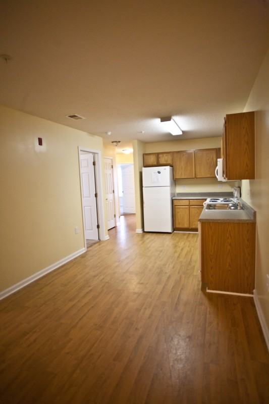 110 S Roberson St - Photo 2 of 13