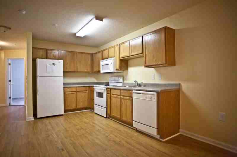 110 S Roberson St - Photo 3 of 13