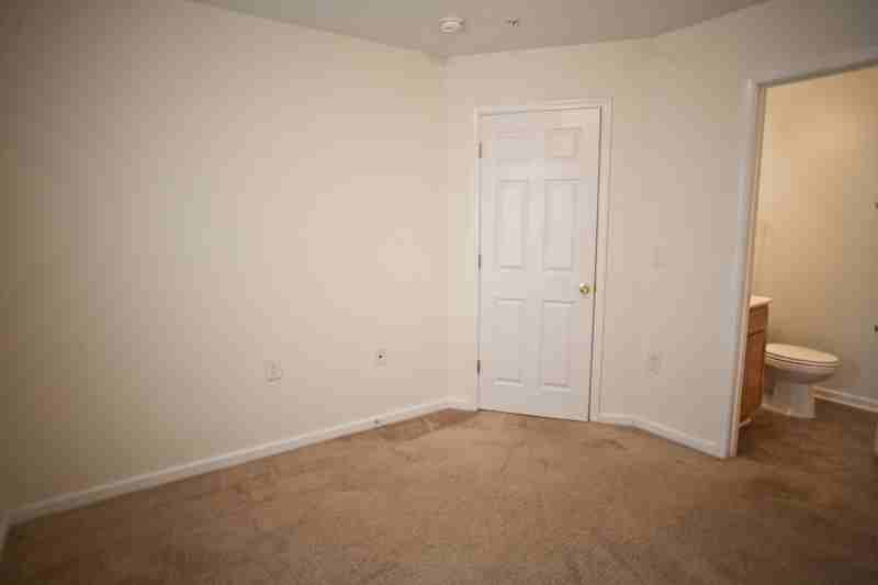 110 S Roberson St - Photo 7 of 13