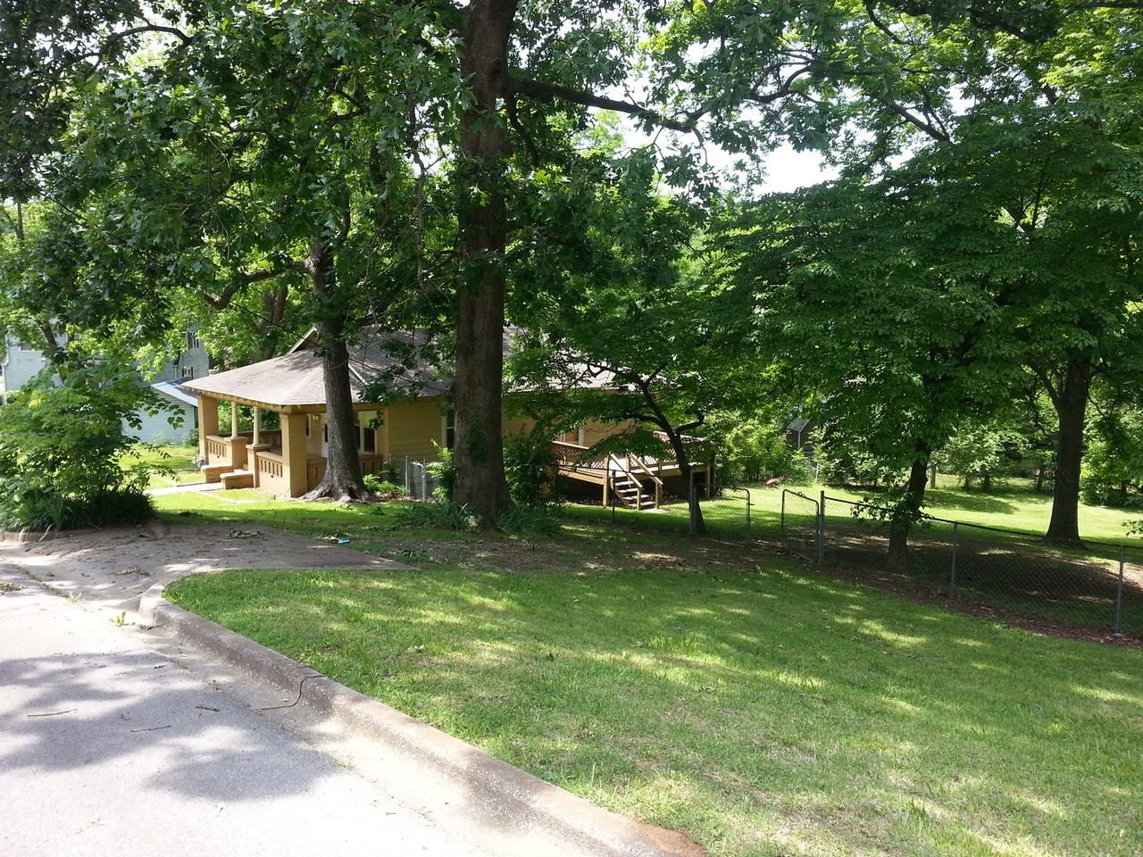 1148 Westley St - Photo 2 of 4
