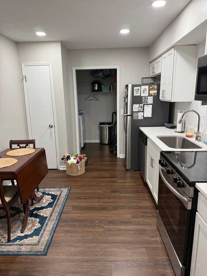1381 Hampton Dr - Photo 6 of 16