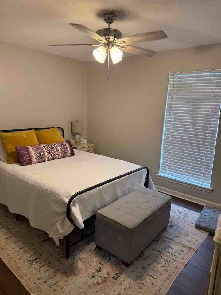 1381 Hampton Dr - Photo 7 of 16