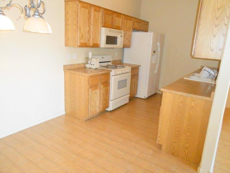 3481 Desert Cliff St #201 - Photo 4 of 22