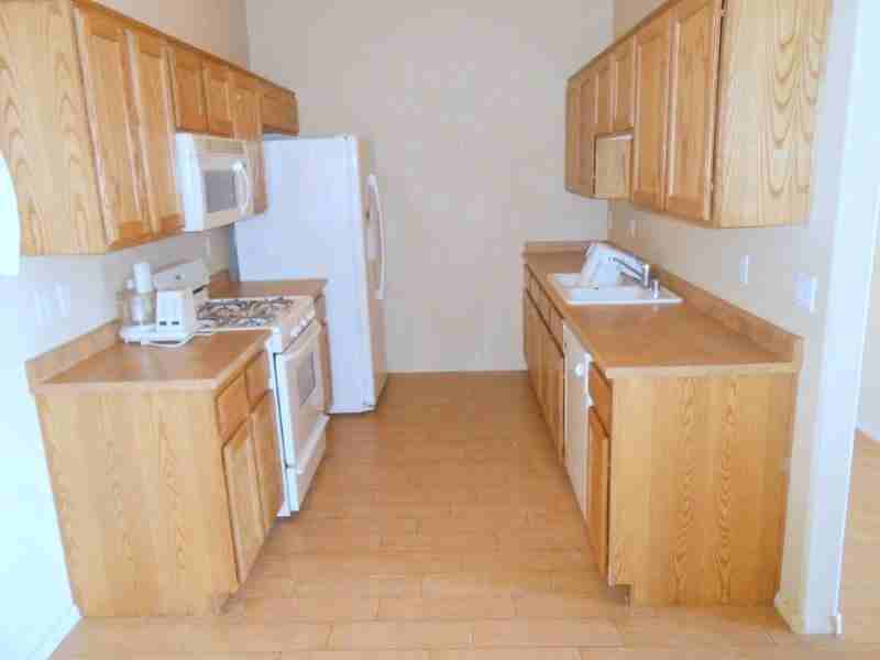 3481 Desert Cliff St #201 - Photo 5 of 22
